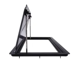 okno-boczne-uchylne-do-kampera-outlet