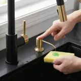 rea-dozownik-lon-brush-gold-rodzaj-dozownik