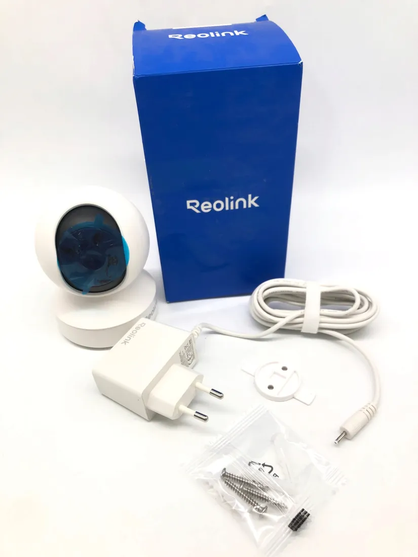 wewnetrzna-kamera-reolink-e1-stan-powystawowy