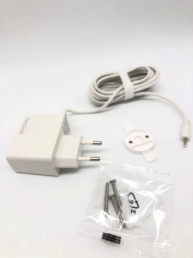 wewnetrzna-kamera-reolink-e1-stan-powystawowy