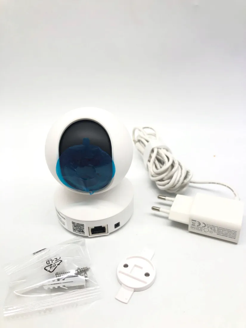 wewnetrzna-kamera-reolink-e1