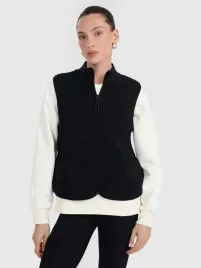 bezrekawnik-damski-4f-rozpinana-kamizelka-z-materialu-sherpa-f155-aw25-l
