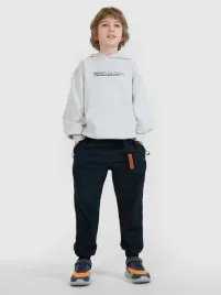 spodnie-chlopiece-4f-joggery-casual-ttrom1136-ss25-122