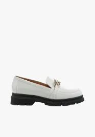 polbuty-damskie-charles-footwear-alice-loafer-light-grey-patent-38