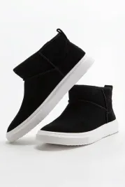 damskie-obuwie-ugg-w-alameda-mini-boot-1143786-blk-38