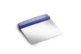 skrobka-nierdzewna-120x120-mm-z-plastikowa-raczka