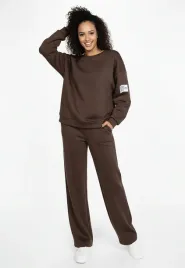 damski-komplet-dresowy-oversize-z-szerokimi-nogawkami-i-okraglym-dekoltem-
