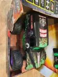pojazd-spin-master-monster-jam-smash-and-bash-grave-digger-rc-st-wysokosc-produktu-22-7-cm