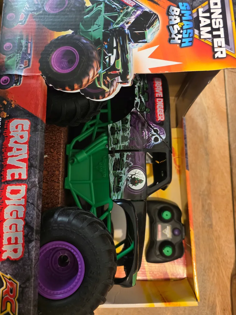 pojazd-spin-master-monster-jam-smash-and-bash-grave-digger-rc-st-stan-powystawowy