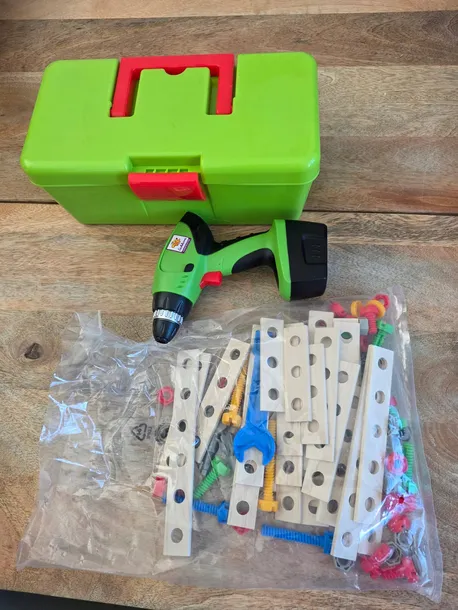 zestaw-narzedziowy-eichhorn-constructor-n24-material-drewno-plastik