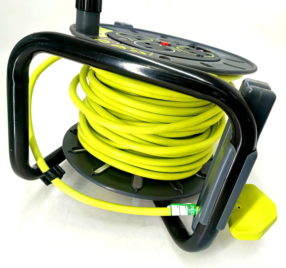 przedluzacz-bebnowy-masterplug-25m-4-gniazda-uk