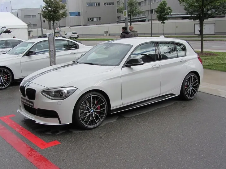 progi-bmw-f20-9-11-m-performance-stan-nowy-typ-samochodu-samochody-osobowe