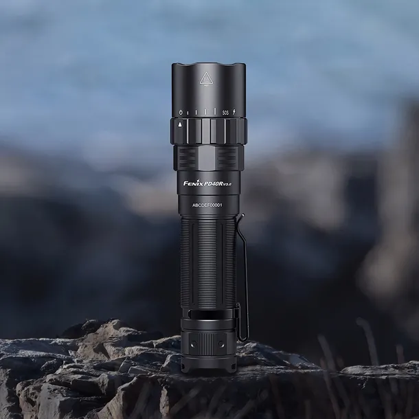 latarka-led-fenix-pd40r-v3-0-stan-nowy-uszkodzony-nie