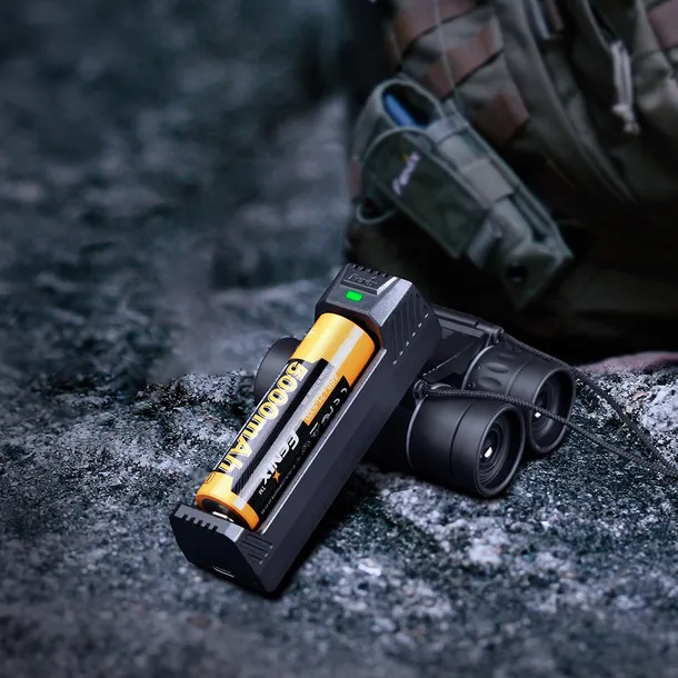ladowarka-usb-fenix-are-x1-v2-0-stan-opakowania-oryginalne