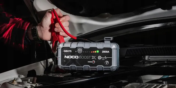 noco-gbx75-litowy-jump-starter-booster-2500a-marka-noco