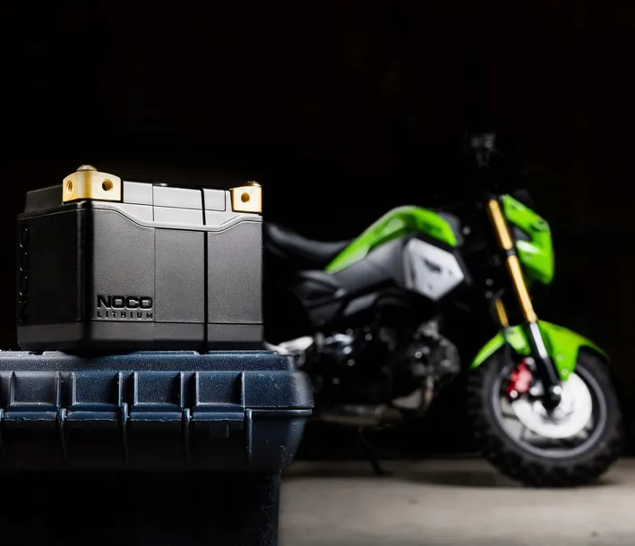 noco-nlp30-akumulator-litowy-12v-700a-powersports-napiecie-12v