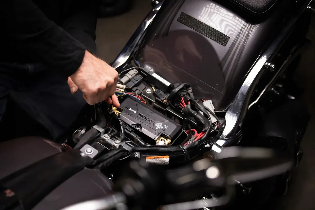 noco-nlp9-akumulator-litowy-12v-400a-powersports