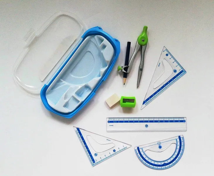 zestaw-geometryczny-mutli-astra-stan-nowy-marka-astra