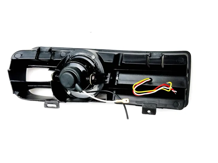 vw-golf-4-iv-halogeny-dzienne-kierunkowskazy-3w1-strona-zabudowy-przednie-stan-nowy
