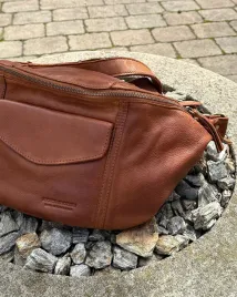 duza-nerka-skorzana-damska-torebka-przez-ramie-z-kieszonkami-marco-mazzini