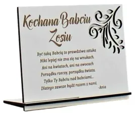 dzien-babci-stojak-kartka-dla-babci-grawer-personalizacja-zawieszka-gratis