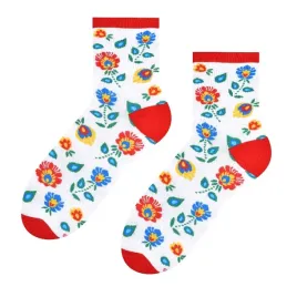 skarpetki-damskie-folk-kwiaty-lowickie-biale-tlo-35-37