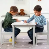 ikea-mala-kredki-rozne-kolory-bohater-brak