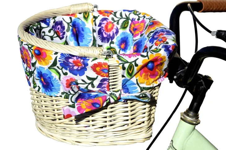 koszyk-wiklinowy-na-rowerowy-clips-bialy-obszycie-rodzaj-przedni