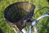 koszyk-wiklinowy-na-rowerowy-rower-click-wenge-obciazenie-maksymalne-8-kg