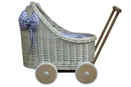 wozek-dla-lalek-lalki-z-wikliny-bialy-z-posciela