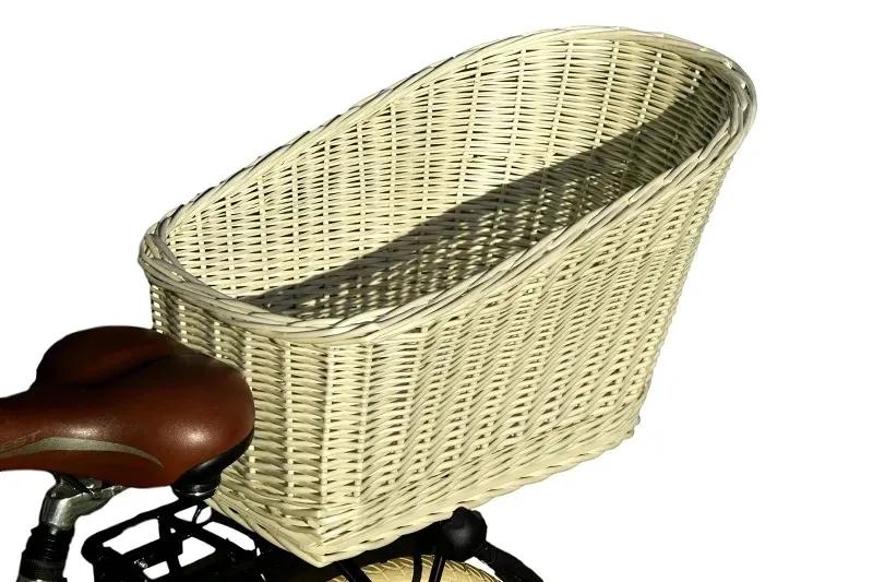 koszyk-wiklinowy-kosz-na-rower-bagaznik-bialy