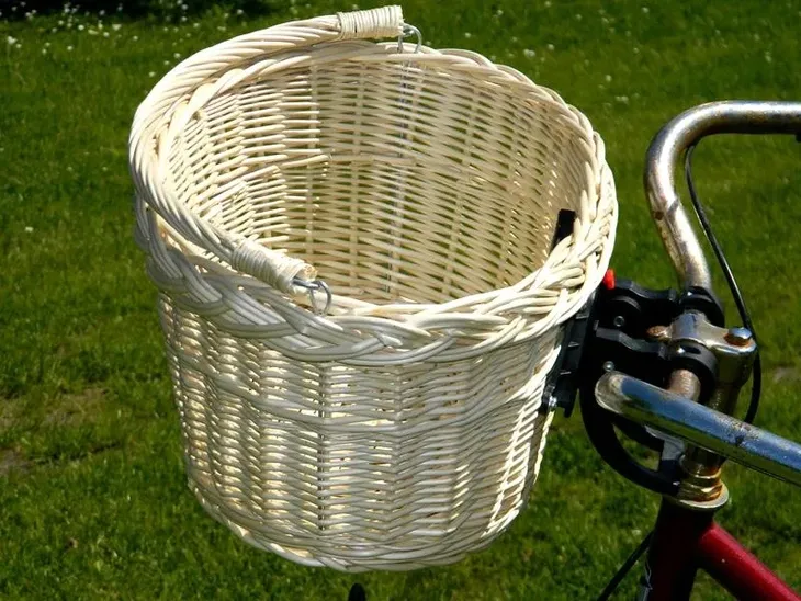 kosz-rowerowy-koszyk-na-rower-przedni-click-bialy-przeznaczenie-bagazowy