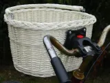 koszyk-rowerowy-z-wikliny-bialy-click-rower-klick-stan-nowy