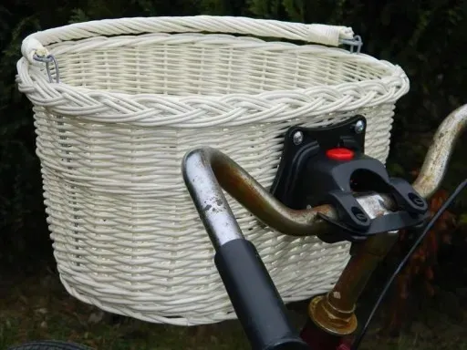 koszyk-rowerowy-z-wikliny-bialy-click-rower-klick
