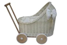 wozek-wiklinowy-dla-lalek-bialy-posciel-ecru