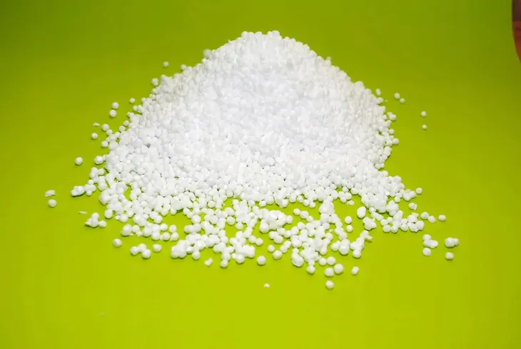 80l-regranulat-waga-z-opakowaniem-1-kg