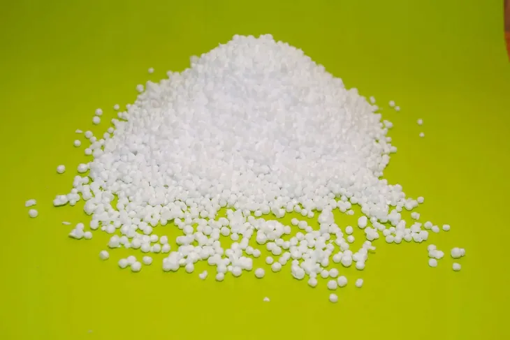 80l-regranulat-waga-z-opakowaniem-1-kg