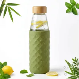 szklana-butelka-bidon-na-wode-sok-500-ml-zielona-silikon-bambus-eko