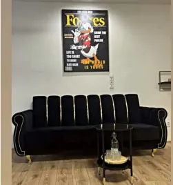 kanapa-sofa-rozkladana-funkcja-spania-wersalka-glamour-czarna-zlota-glamour