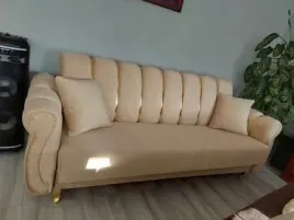 kanapa-sofa-rozkladana-funkcja-spania-wersalka-glamour-czarna-zlota-glamour