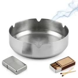 popielniczka-metalowa-na-papierosy-do-ogrodu-na-taras-okragla-srebrna-10-cm