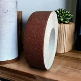 tasma-antyposlizgowa-ostrzegawcza-brazowa-50mm-18m-paper-tech