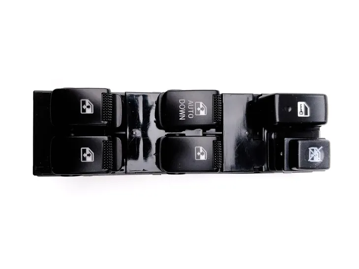 panel-przelacznik-szyb-hyundai-tucson-93570-2e000-producent-czesci-shr-germany
