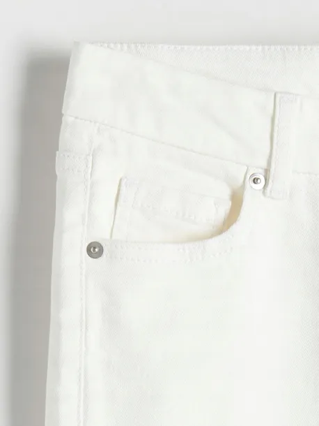 biale-jeansy-bootcut-reserved-xs-stan-wysokosc-w-pasie-sredni