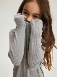 szara-dzianinowa-sukienka-w-prazek-reserved-152