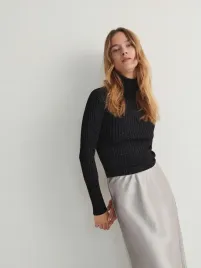 czarny-golf-z-metalicznym-efektem-reserved-s