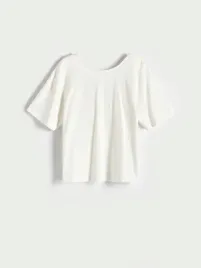 biala-koszulka-z-wycieciem-na-plecach-reserved-xl