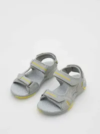 szare-sandaly-na-rzep-reserved-38