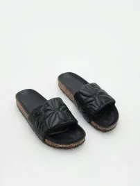 czarne-skorzane-wsuwane-klapki-z-przeszyciami-reserved-40