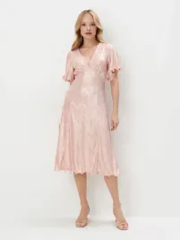 pastelowa-rozowa-sukienka-midi-z-krotkim-rekawem-mohito-s